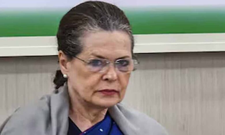 भाजपा का दावा: नागरिकता से पहले ही सोनिया गांधी बनीं वोटर, SIR विवाद पर मचा बवाल