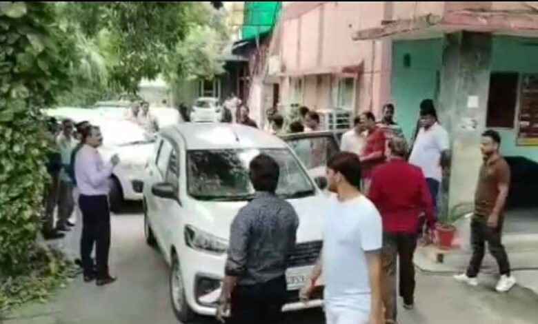 मेरठ-में-cbi-का-बड़ा-कारनामा:-cghc-पर-छापा,-5-लाख-की-रिश्वत-लेते-अधिकारी-रंगे-हाथ-गिरफ्तार