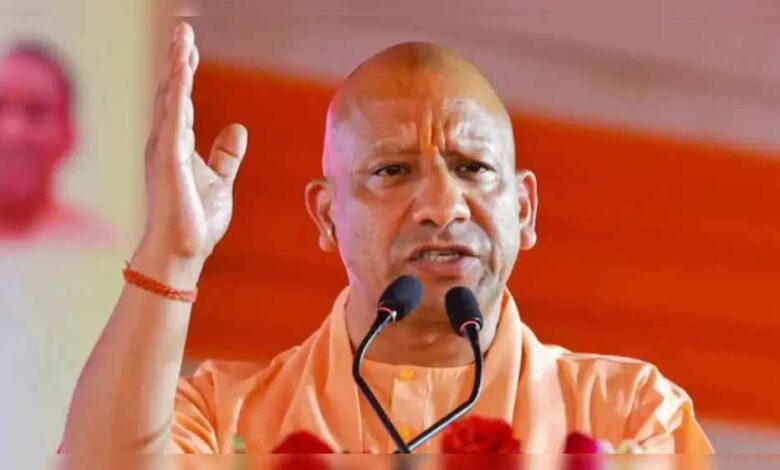 दुश्मनी-छोड़िए,-घर-पर-भोजन-कराइए:-माता-प्रसाद-को-योगी-की-सलाह