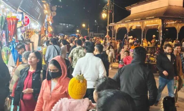 मसूरी-में-सैलानियों-की-भीड़,-होटलों-की-बुकिंग-अगले-तीन-दिन-तक-फुल