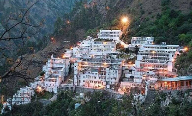 खराब-मौसम-के-कारण-वैष्णो-देवी-यात्रा-पंजीकरण-स्थगित