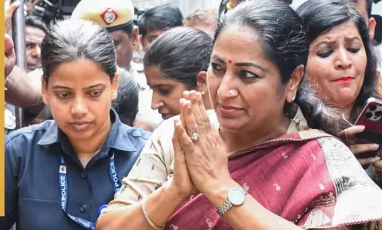 दिल्ली:-cm-रेखा-गुप्ता-पर-हमला,-bjp-ने-बताया-हाथ-पकड़कर-खींचने-की-कोशिश,-सिर-पर-लगी-चोट