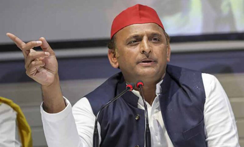 अखिलेश-यादव-का-बड़ा-आरोप:-बोले-चुनाव-में-सक्रिय-है-‘तीन-तिगाड़ा’