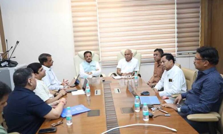 सरकार-स्वास्थ्य-सेवाओं-को-व्यापक-एवं-सुदृढ़-बनाने-के-लिए-प्रतिबद्ध:-उप-मुख्यमंत्री-शुक्ल