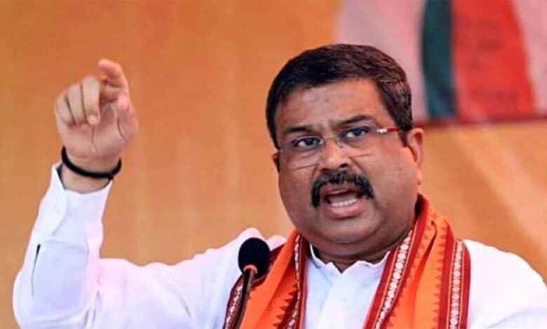 कानून-पर-सवाल-उठाने-वालों-का-डरना-स्वभाविक,-अपराधियों-से-भरी-पड़ी-है-कांग्रेसः-धर्मेंद्र-प्रधान