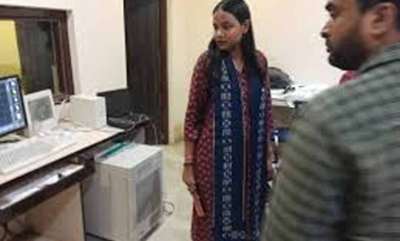 ias-अफसर-को-अल्ट्रासाउंड-सेंटर-पर-2-घंटे-बैठाया,-cctv-फुटेज-में-मिली-छेड़छाड़-की-जानकारी