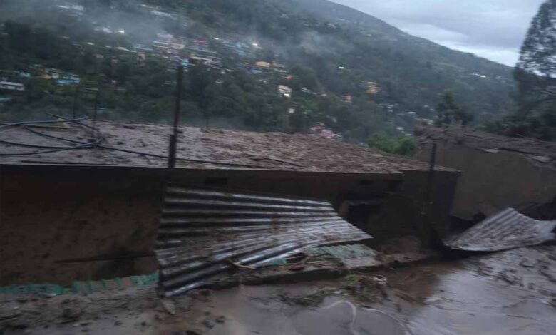 चमोली-में-आधी-रात-बादल-फटा,-थराली-कस्बे-में-भारी-तबाही,-कई-घर-मलबे-में-दबे