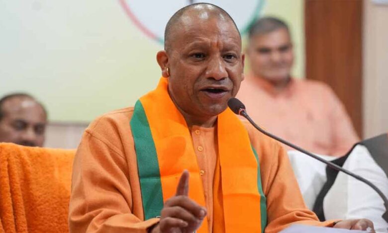 यूपी-न्यायिक-सेवा-संघ-सम्मेलन-में-सीएम-योगी-का-संबोधन,-कहा-सुशासन-की-नींव-है-त्वरित-न्याय