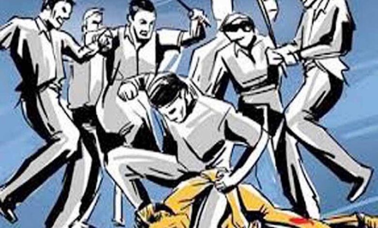 विधायक-का-नाती-बताकर-सरपंच-की-दबंगई!-जमीन-मालिक-की-पिटाई,-हत्या-की-धमकी,-केस-दर्ज