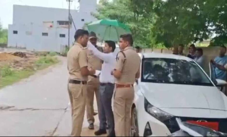तोमर-बंधुओं-पर-शिकंजा:-प्रशासन-ने-3000-स्क्वायर-फीट-की-संपत्ति-की-कुर्की-की