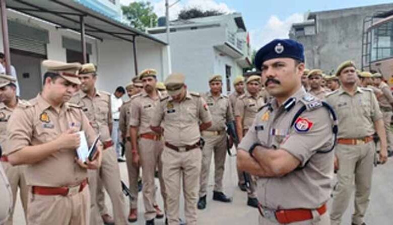 बक्सर-में-मारपीट-के-बाद-बढ़ा-साम्प्रदायिक-तनाव,-एसएसपी-विपिन-ताडा-ने-पुलिस-के-साथ-किया-फ्लैग-मार्च