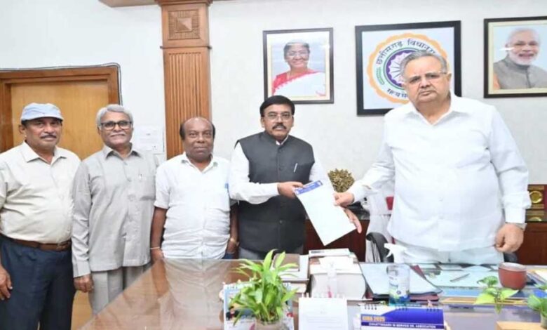 नवनिर्मित-विधानसभा-भवन-में-लगेगी-25-फीट-ऊंची-अंबेडकर-प्रतिमा,-अध्यक्ष-रमन-सिंह-की-अनुशंसा
