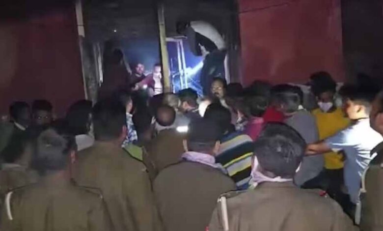 झांसी-मेडिकल-कॉलेज-में-भीषण-आग,-गाइनी-वार्ड-में-मचा-हड़कंप
