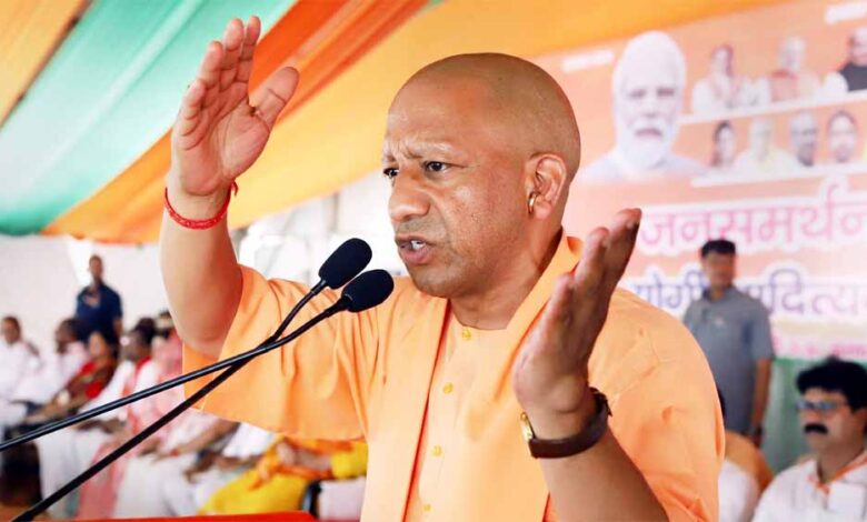 योगी-सरकार-ने-महज-10-माह-में-13-लाख-से-अधिक-निर्धन-परिवार-को-जीरो-पावर्टी-से-जोड़ा
