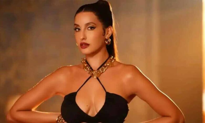 नोरा-फतेही-ने-प्रतिभागियों-के-साथ-डांस-कर-किया-मंत्रमुग्ध