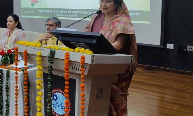 स्वदेशी ही समृद्धि का आधार है : राज्यमंत्री गौर