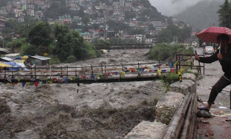 हिमाचल-में-रिकॉर्ड-बारिश!-76-साल-का-टूटा-रिकॉर्ड,-3056-करोड़-की-संपत्ति-नष्ट