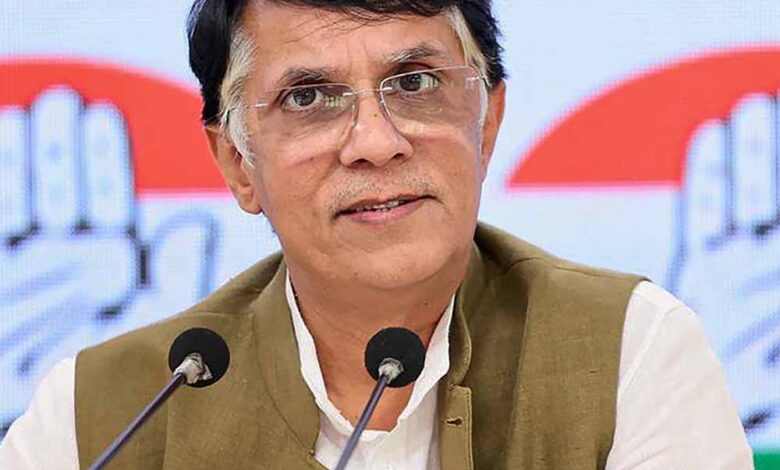 पवन-खेड़ा-पर-दो-वोटर-id-रखने-का-आरोप,-चुनाव-आयोग-ने-भेजा-नोटिस