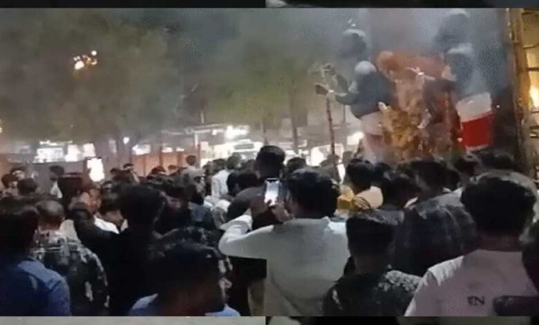 गणपति-उत्सव-में-तनाव:-भोपाल-में-जुलूस-पर-हमला,-लोगों-का-थाने-घेराव