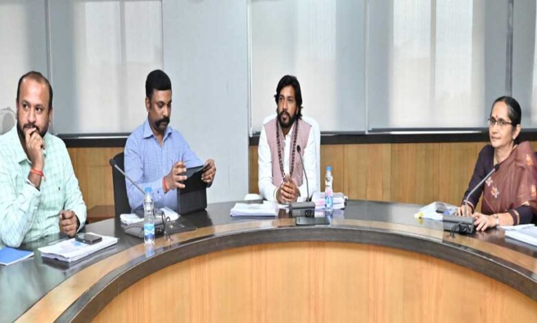 रायपुर-:-युवाओं-को-आत्मनिर्भर-बनाने-के-लिए-कौशल-विकास-से-जोडे़:-मंत्री-गुरु-खुशवंत-साहेब