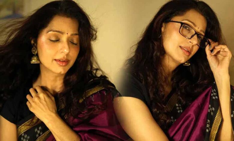 अभिनेत्री-भूमिका-चावला-ने-साड़ी-में-शेयर-की-खूबसूरत-तस्वीरें,-जताया-आभार