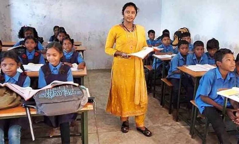 छत्तीसगढ़-में-10,538-शालाओं-का-युक्तियुक्तकरण-पूर्ण-–-16,165-शिक्षक-एवं-प्राचार्य-हुए-समायोजित