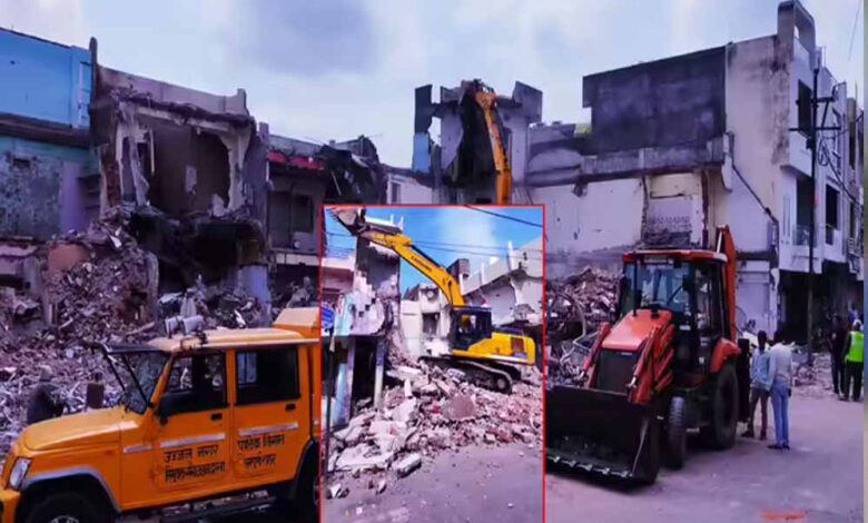 महाकाल-मंदिर-के-पास-फिर-से-बुलडोजर-गरजा,-बेगम-बाग-में-11-मुस्लिमों-के-अवैध-निर्माण-को-तोड़ा