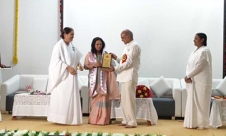 बेटी-की-रसोई’-की-संचालिका-ज्योति-राय-को-मिला-अंतरराष्ट्रीय-सम्मान,-डॉ-ई-बी.-स्वामी-नाथन-ने-किया-सम्मानित