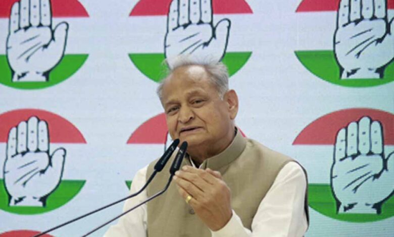 PM मोदी का मणिपुर दौरा देर से क्यों? अशोक गहलोत ने उठाए सवाल