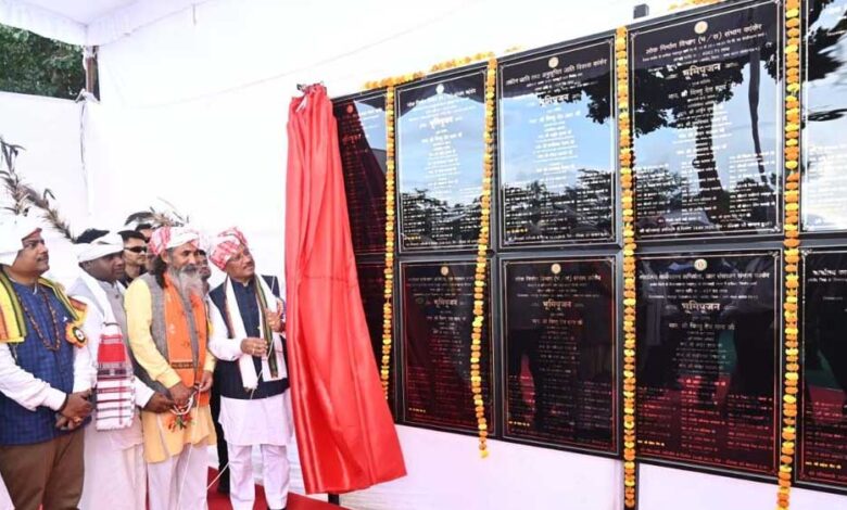 रायपुर-:-मुख्यमंत्री-साय-ने-नरहरपुर-में-किया-75.31-करोड़-रुपए-के-11-निर्माण-कार्यों-का-भूमिपूजन