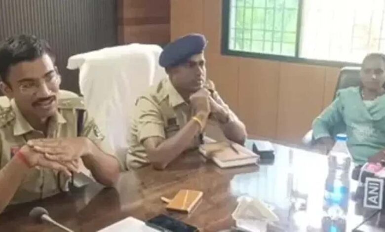 महाराष्ट्र-की-माओवादी-कमांडर-ने-गरियाबंद-में-आत्मसमर्पण-किया