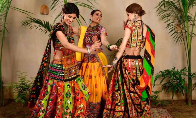 मस्जिद-मदरसा-के-पास-गरबा-पर-रोक,-दो-मुस्लिम-नेताओं-के-खिलाफ-केस-दर्ज