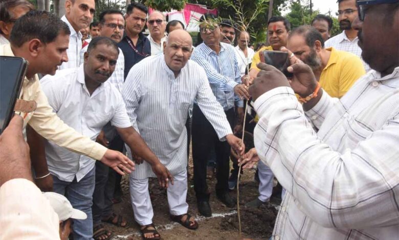 बहन,-बेटियां-स्वस्थ-रहेंगी-तो-परिवार,प्रदेश-और-देश-समृद्ध-होगा:-राजस्व-मंत्री-वर्मा