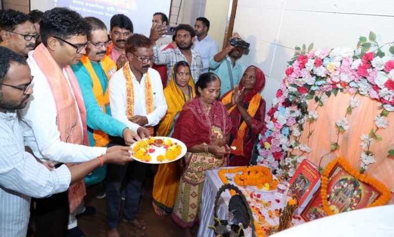 रायपुर : रामलला दर्शन एवं मुख्यमंत्री तीर्थ दर्शन योजना से पूरे हो रहे श्रद्धालुओं के सपने : वित्त मंत्री  ओ.पी. चौधरी
