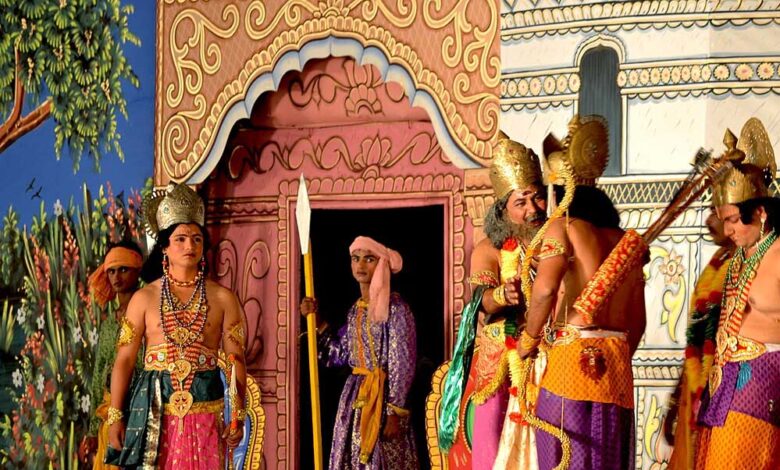 अयोध्या-में-120-फीट-के-मंच-पर-थ्रीडी-तकनीक-के-साथ-शुरू-हुई-भव्य-रामलीला