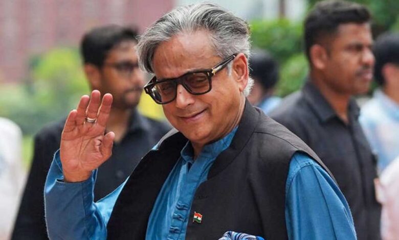 करगिल के दौरान भी था हैंडशेक, थरूर ने टीम इंडिया को दी समझदारी की नसीहत