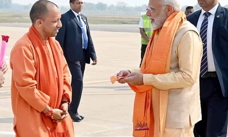 पीएम मोदी और सीएम योगी ने किया यीडा पवेलियन का अवलोकन