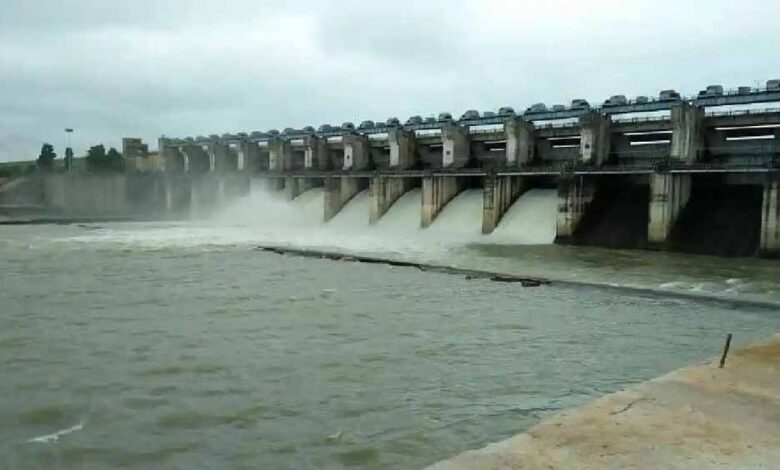 लगातार वर्षा से गंगरेल बांध का जलस्तर बढ़ा, महानदी किनारे रहने वाले ग्रामों को सतर्क रहने की अपील