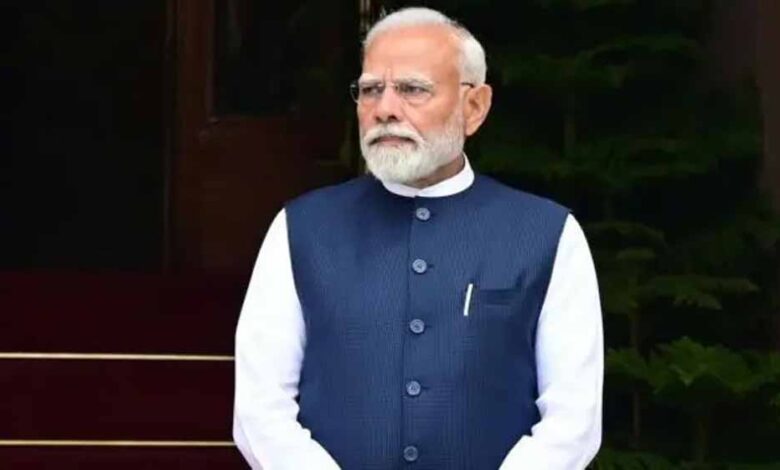 pm-मोदी-के-ट्वीट-पर-पाकिस्तानी-मंत्री-भड़के,-मोहसिन-नकवी-और-ख्वाजा-आसिफ-ने-जताई-नाराजगी