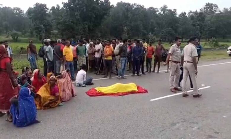 तेज़-रफ्तार-वाहन-की-चपेट-में-आई-महिला,-मौके-पर-दर्दनाक-मौत