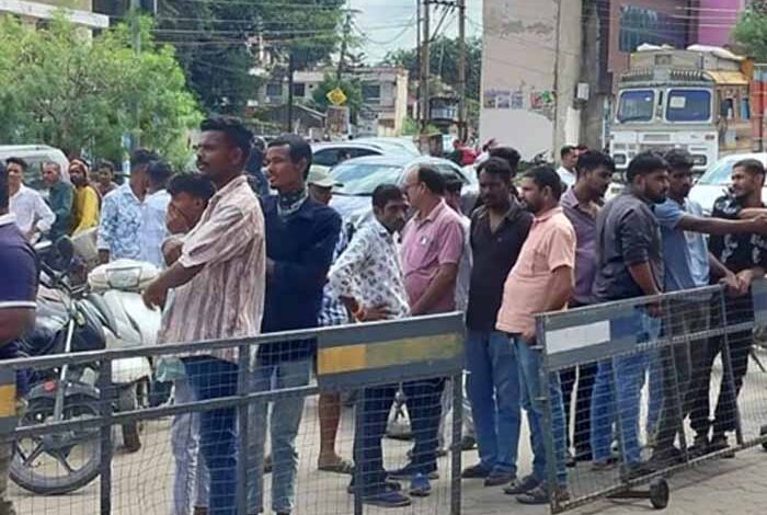 अंबिकापुर-में-सनसनी:-पेट्रोल-पंप-पर-महिला-कर्मचारी-की-चाकू-से-हत्या,-आरोपी-ने-किए-40-वार