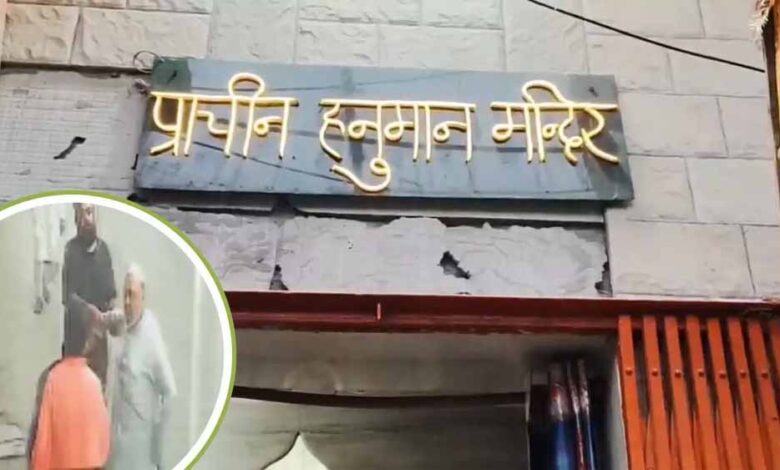 वाराणसी का विवाद: लाउडस्पीकर पर ‘हनुमान चालीसा’ बजाने पर पुजारी को मिली धमकी, दो गिरफ्तार