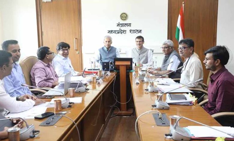 मध्यप्रदेश-एवं-गुजरात-के-अधिकारियों-के-बीच-हुई-उच्चस्तरीय-बैठक