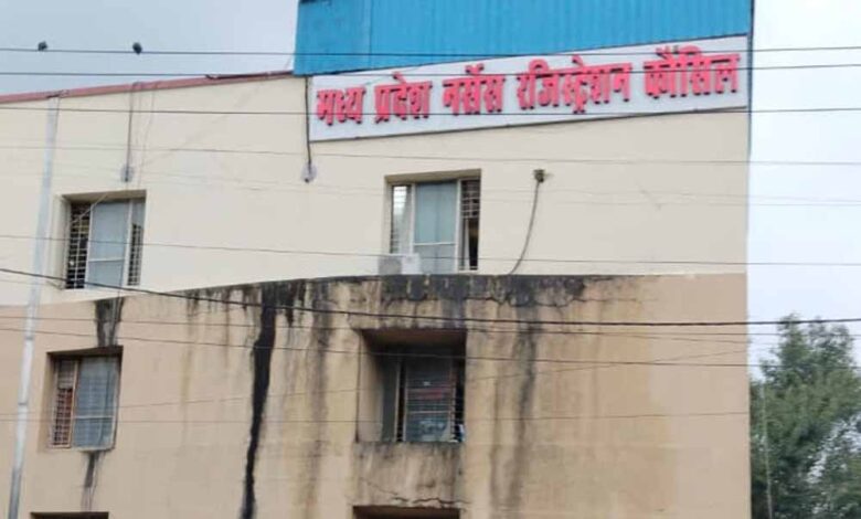 प्रदेश-के-12-सरकारी-नर्सिंग-कॉलेजों-को-मान्यता-नहीं-मिली,-छात्रों-में-बढ़ी-चिंता