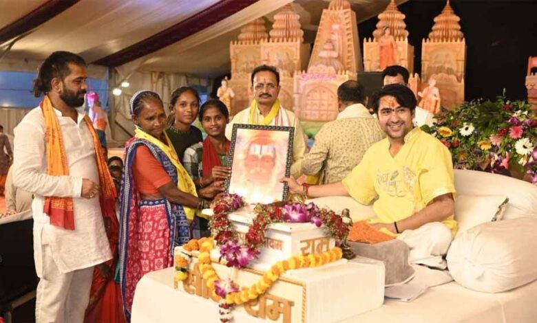 सलाम-ने-अपनाया-सनातन-धर्म:-पं.-धीरेंद्र-शास्त्री-के-कार्यक्रम-में-हुआ-धर्म-परिवर्तन,-‘राजवीर’-रखा-गया-नाम