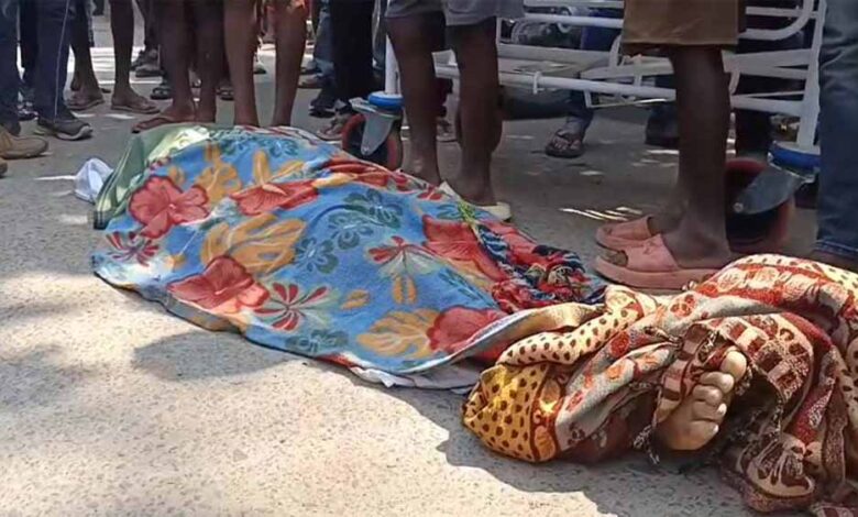 लचर-स्वास्थ्य-व्यवस्था-से-हृदयविदारक-मौत:-एंबुलेंस-न-मिलने-से-पहाड़ी-कोरवा-युवक-की-जान-गई,-परिजन-ने-किया-चक्काजाम