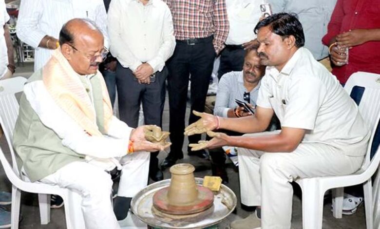 स्वदेशी-वस्तुओं-के-उपयोग-को-बढ़ावा-दें-:-राज्यमंत्री-जायसवाल