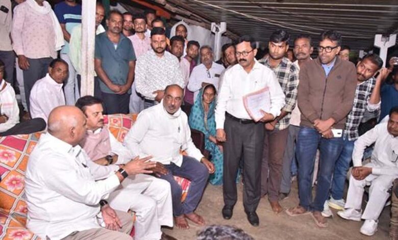 उप-मुख्यमंत्री-शुक्ल-ने-आमला-में-पीड़ित-परिवारों-से-मुलाकात-कर-दी-सांत्वना