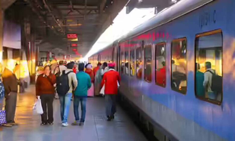 रेलवे-यात्रियों-के-लिए-खुशखबरी:-अब-ऑनलाइन-बदलें-टिकट-की-तारीख,-जाने-नए-नियम