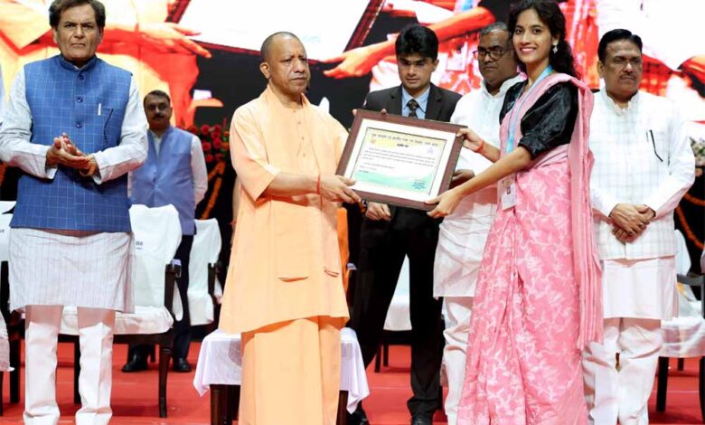 प्रतिभाशाली-युवाओं-से-भरा-उत्तर-प्रदेश-‘विकसित-भारत’-के-निर्माण-में-निभाएगा-अग्रणी-भूमिका-:-सीएम-योगी